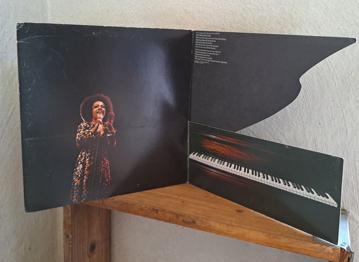 Roberta Flack - Killing me softly (die-cut fold out sleeve)