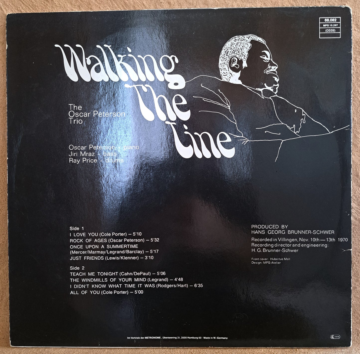 The Oscar Peterson Trio - Walking the line