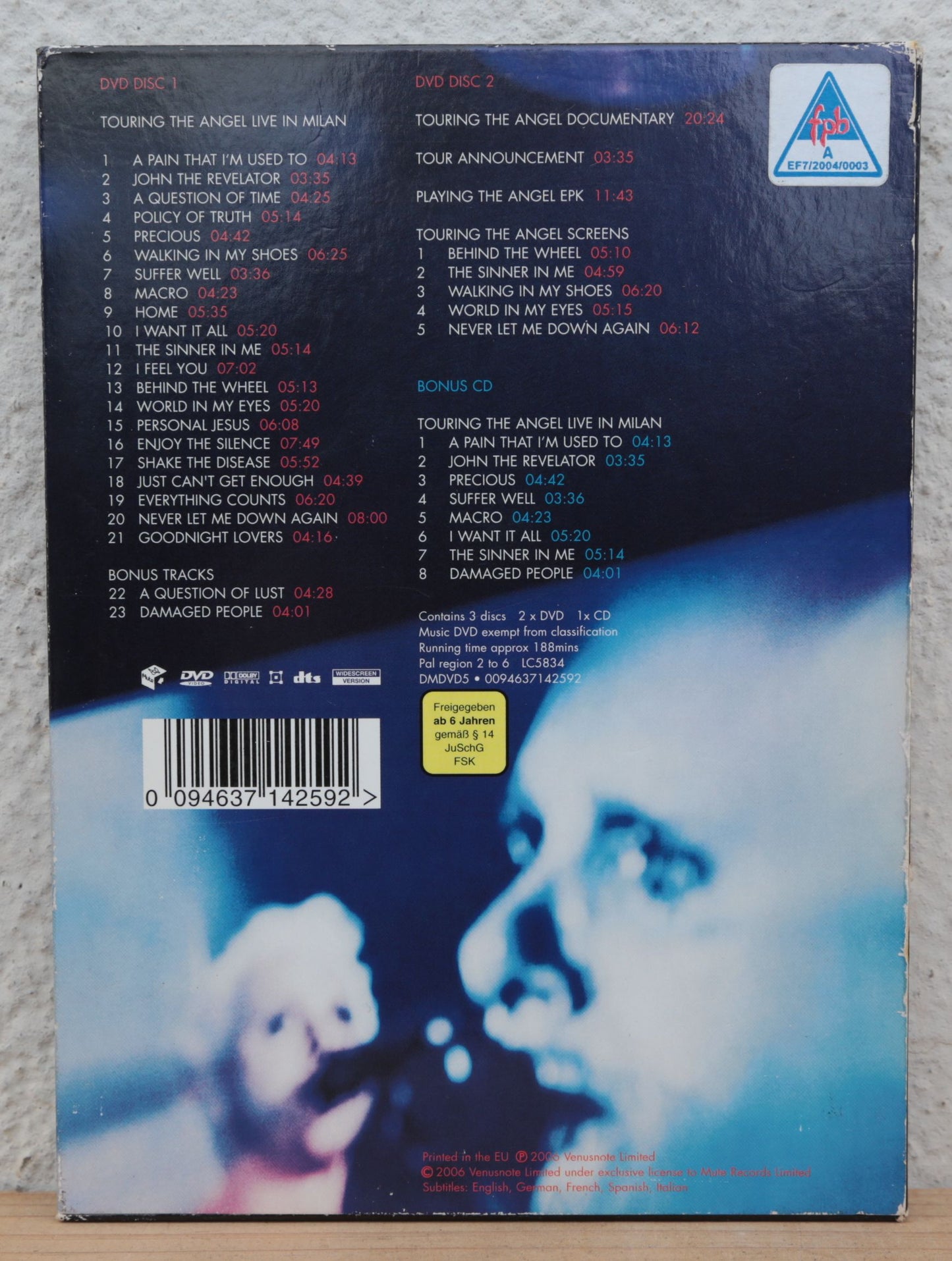 Depeche Mode - Touring the angel (live in Milan) 3-disc package!