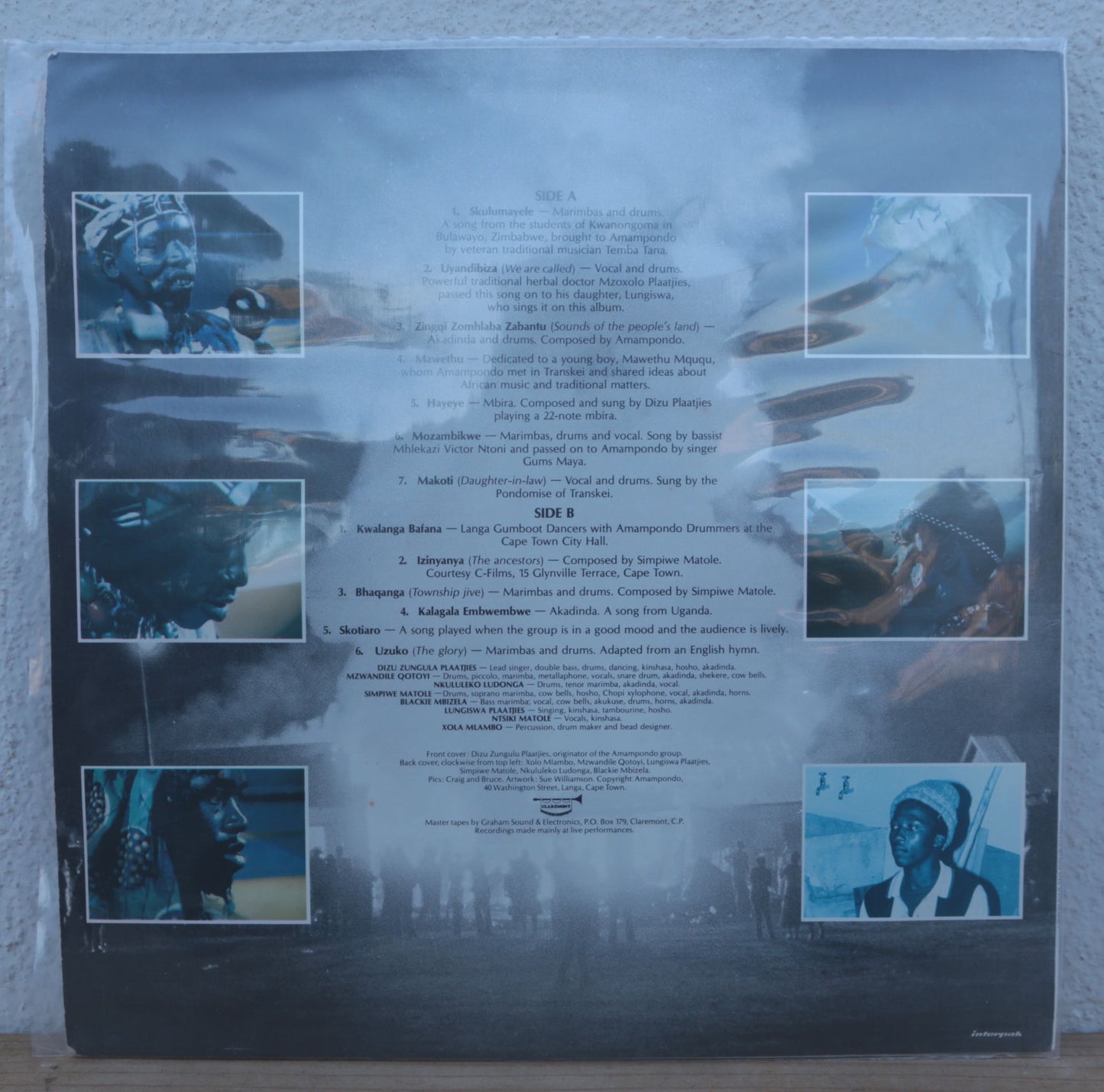 Amapondo - Uyandibiza (Live)