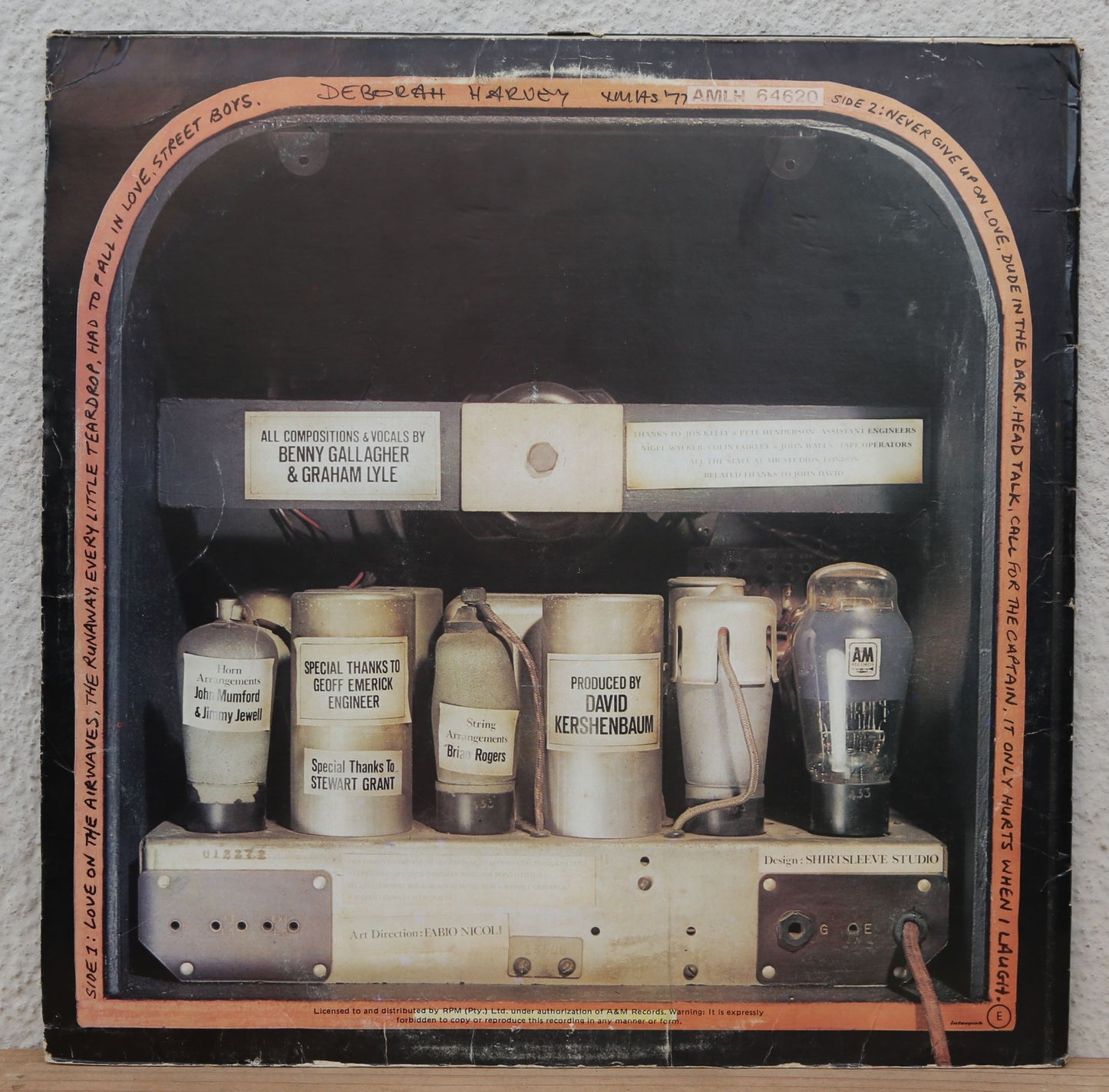 Gallaghar and Lyle - Love on the airwaves