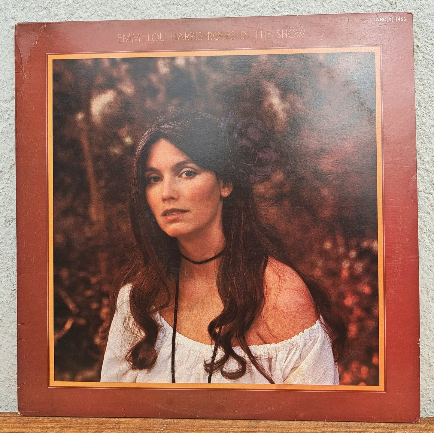 Emmylou Harris - Roses in the snow