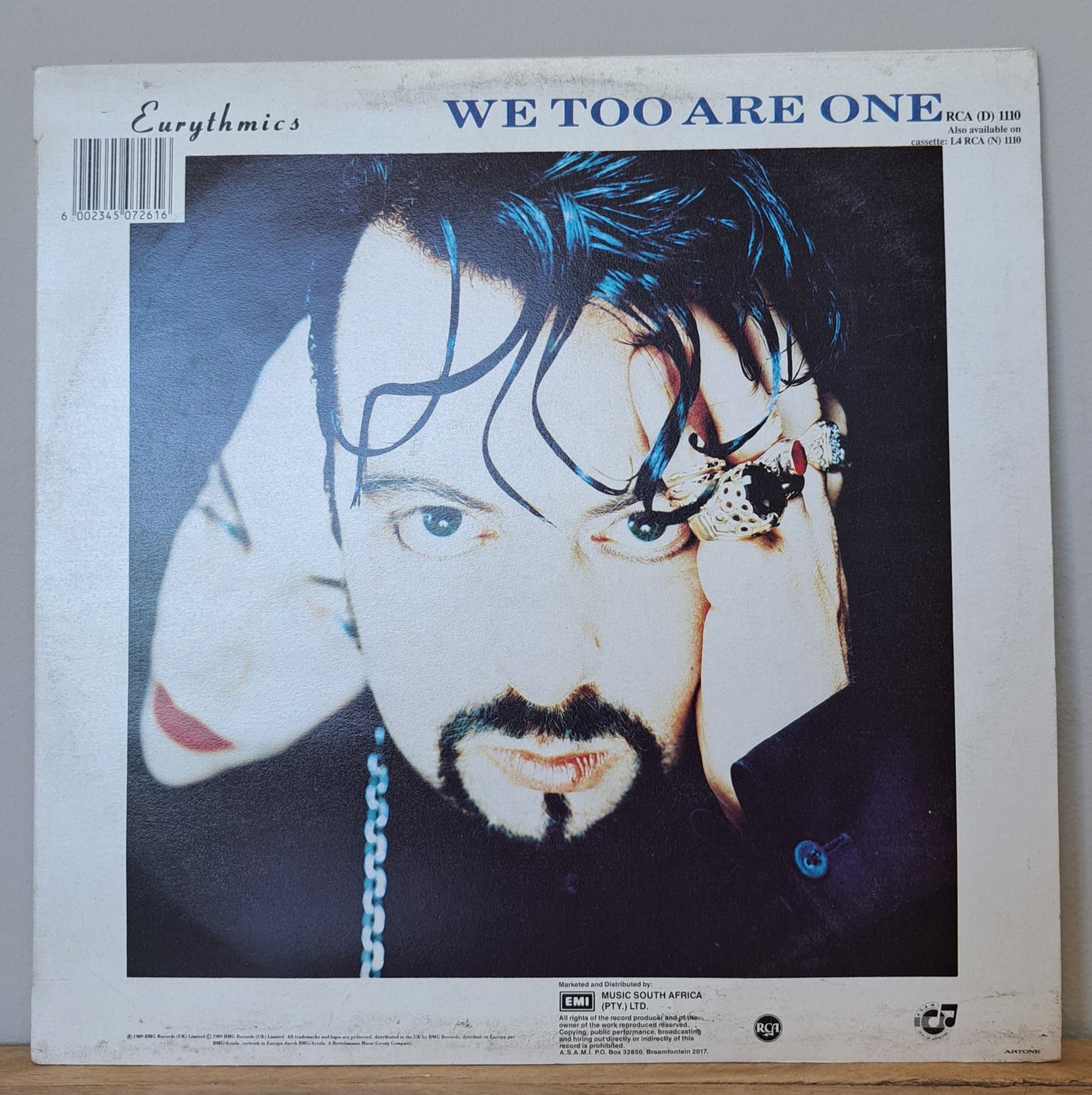 Eurythmics - We too are one