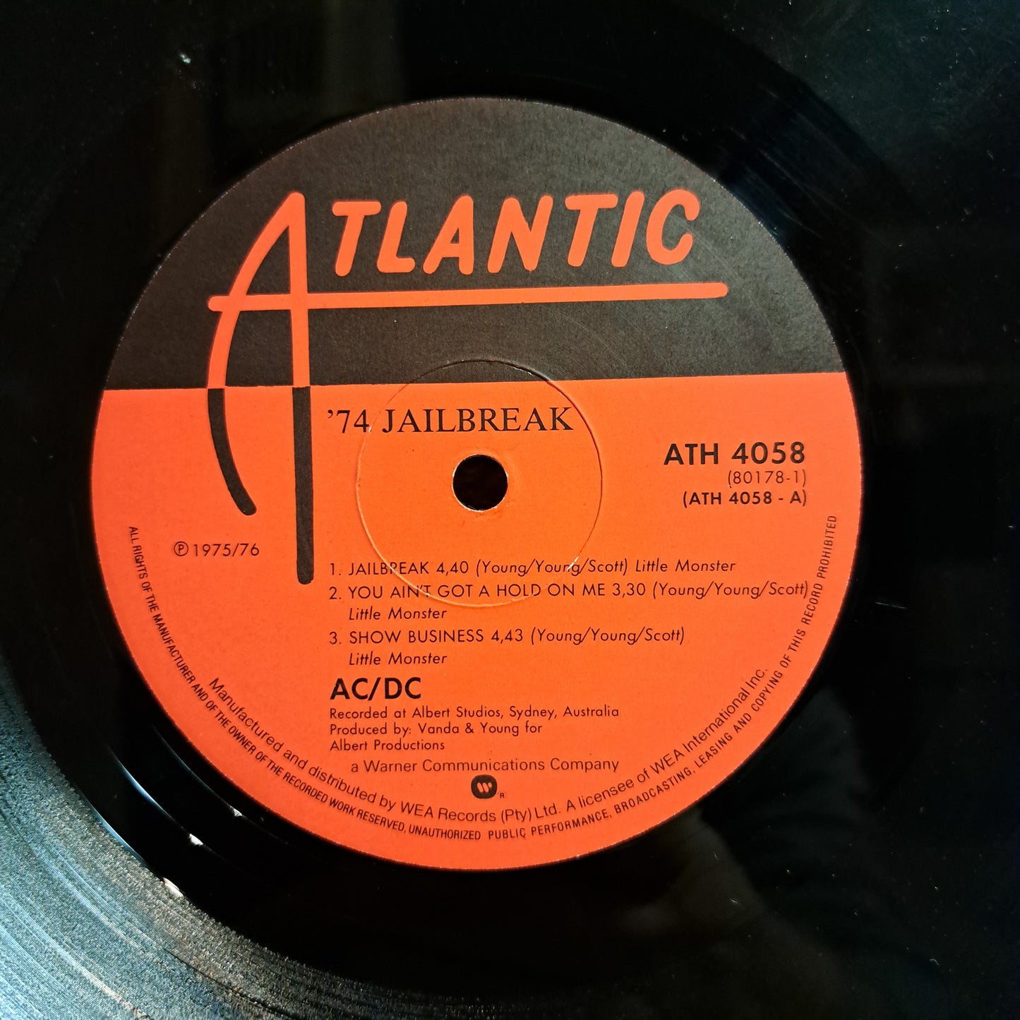 AC/DC - '74 Jailbreak
