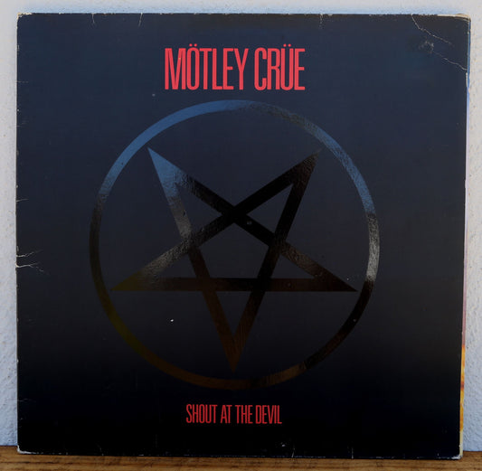 Motley Crue - Shout at the devil